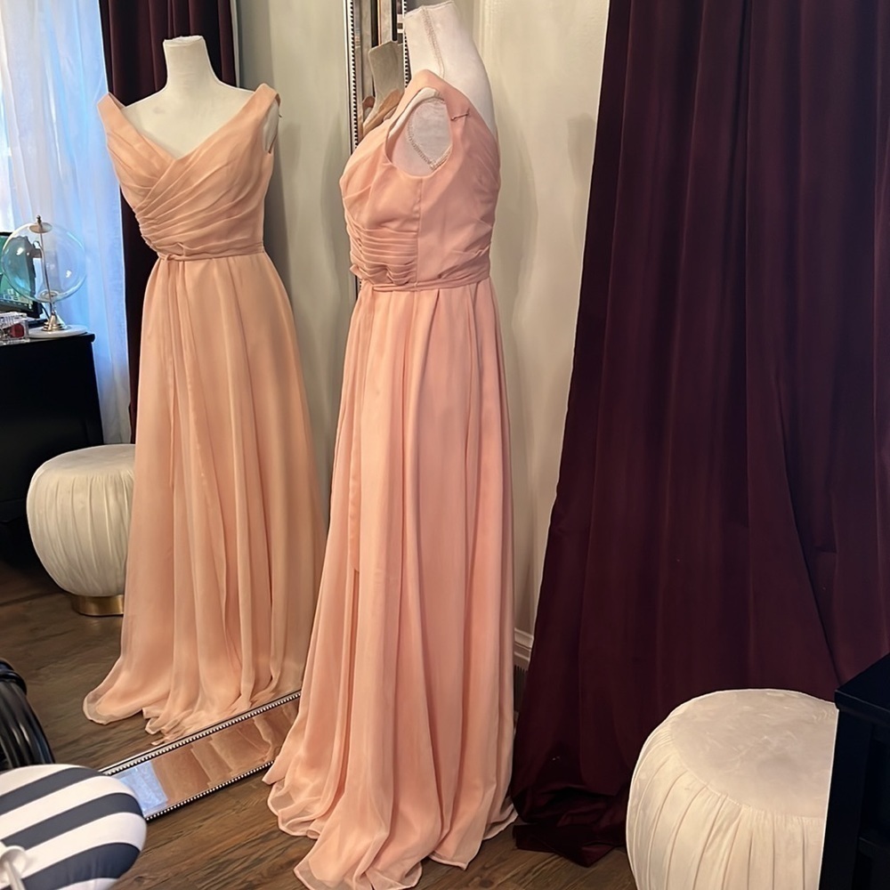 Angelina Faccenda Blush Off The Shoulder Gown Size 14 - Picture 4 of 11